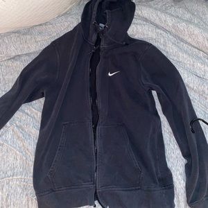 Nike sweatshirt size medium